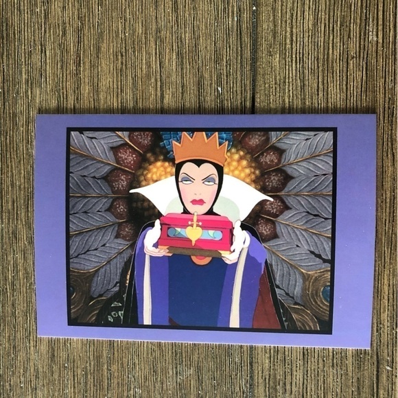 Disney Villains Postcards: Snow White: Evil Queen 8 pack. - Picture 8 of 9